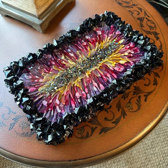 3D Bloom Colossal Crystal Edge Vanity Tray | Jewelry Tray | Perfume Tray - Picture 3 of 3